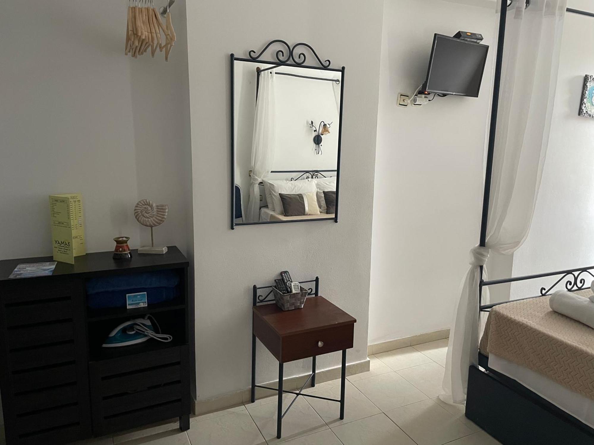 Anastasia Studios, Apartments & Suites Archangelos  Buitenkant foto